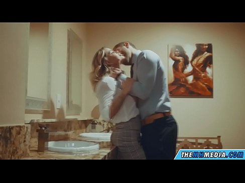 ❤️ Wenn eine vollbusige Blondine dich in einer öffentlichen Toilette verführt ❌ Fucking video bei de.fitorganic.top ️❤